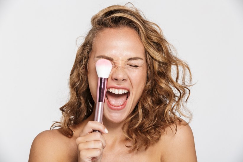 La rédaction vous conseille 5 marques de maquillage bio pour celles qui souhaitent passer à la beauté green.