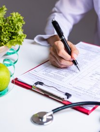 Nutritionniste ou diététicien : quelles différences et qui consulter ?