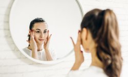 Maquillage-soin : zoom sur ces produits hybrides ultra-tendance au rayon beauté