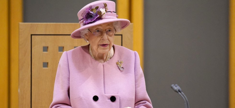Elizabeth II : son état de santé inquiète, Boris Johnson se montre rassurant