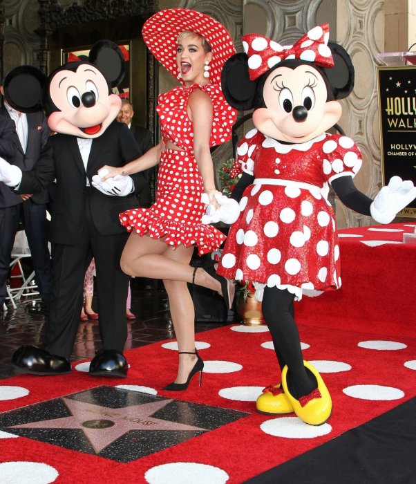 Minnie enfin égale de Mickey