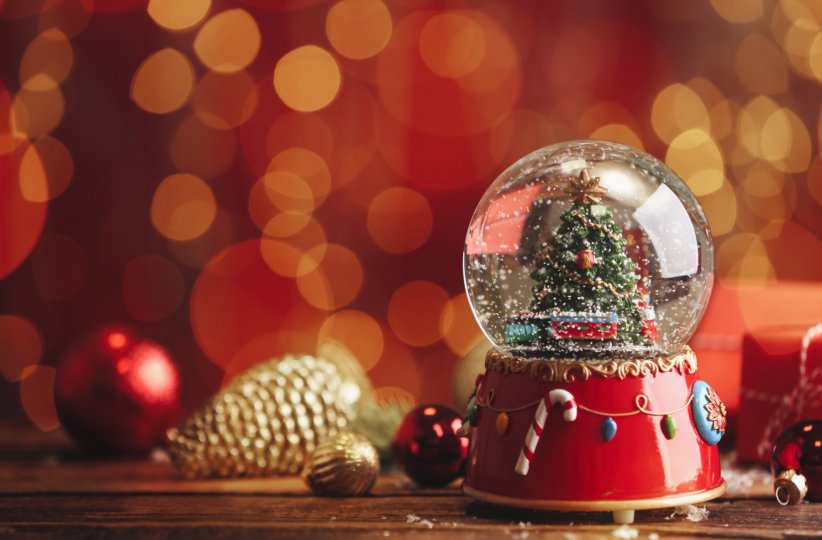 Depuis des années, la boule à neige est la pièce décorative phare des fêtes de fin d'année.