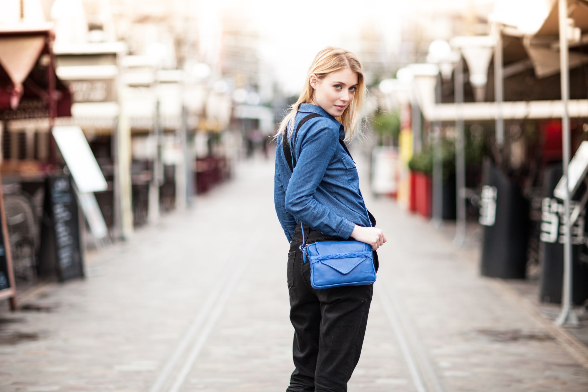 sac bandouliere bleu electrique