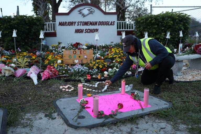 La démolition du bâtiment de l'école secondaire Marjory Stoneman Douglas à Parkland, en Floride, le 14 juin 2024