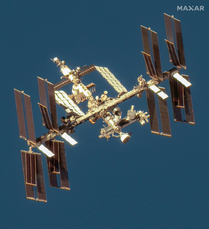 Le Starliner amarré à la Station spatiale internationale (ISS). Photo distribuée par Maxar Technologies, prise le 7 juin 2024