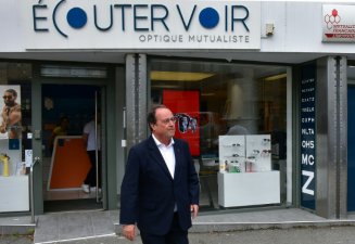 L'ancien président socialiste François Hollande en campagne pour les élections législatives à Tulle, en Corrèze, le 22 juin 2024