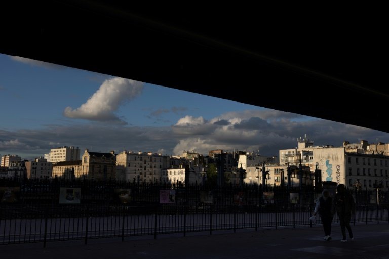 Des immeubles d'habitation à Paris, le 4 mai 2024