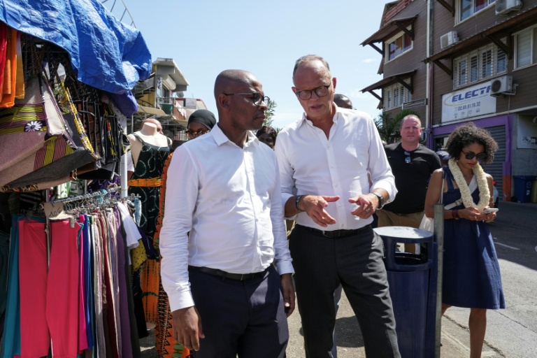 Édouard Philippe visits Mayotte, pledges to suspend asylum registration