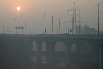 La pollution aérienne aux particules fines est responsable d'environ 7% des morts dans dix grandes villes indiennes, estime une étude parue jeudi