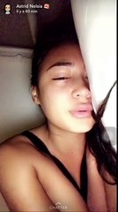 CALIENTE : Astrid Nelsia : Son maillot ultra échancré fait grimper ...
