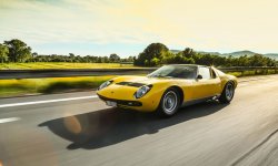 Lamborghini célèbre les 50 ans de la Miura SV