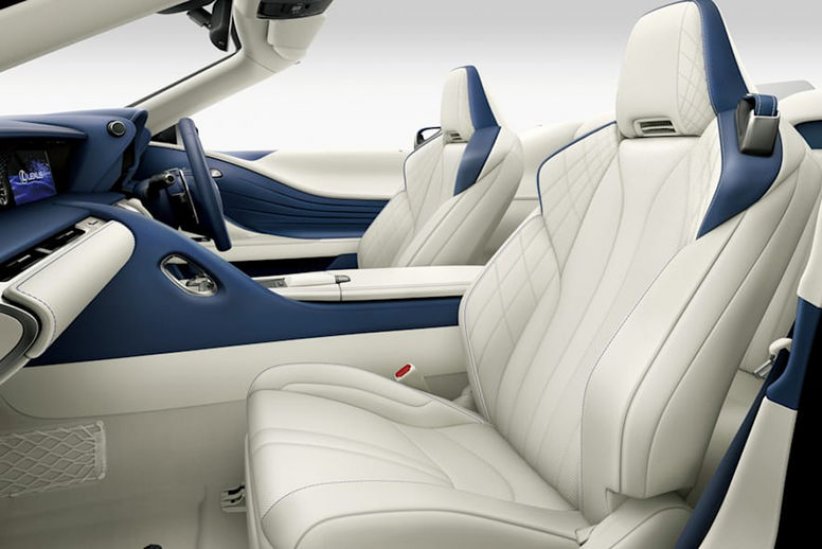 Nouveau thème Marine Blue pour le Lexus LC 500 Cabriolet