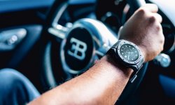 Bugatti Carbone Limited Edition : une montre connectée en fibre de carbone
