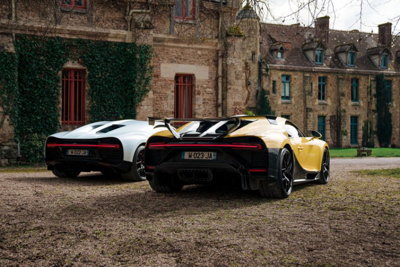 Plusieurs Bugatti Chiron prennent la pose à Rambouillet