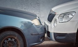 Accident dans un parking : qui est en tort ou en droit ?