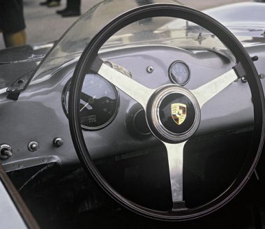 L'évolution des volants de compétition par Porsche