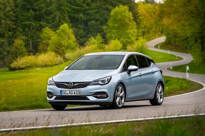 Berlines compactes : Opel Astra (à partir de 21 950 euros)