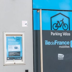 Paris 2024 : Les gares parisiennes font de la place aux vélos 