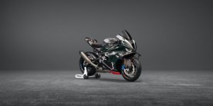BMW M 1000 RR : édition limitée en hommage au Tourist Trophy 