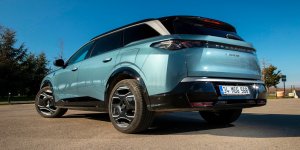 Peugeot E-5008 Dog Edition : le SUV électrique qui imagine les voyages... du point de vue des chiens 