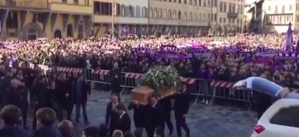 Davide Astori : liesse populaire à Florence pour les funérailles du footballeur