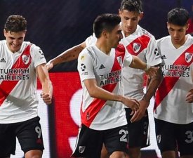 Copa Libertadores : River Plate s'impose avec un joueur de champ en gardien et 20 joueurs absents !