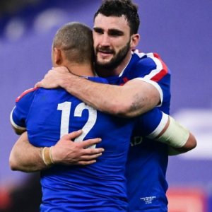 XV de France : Le capitaine dévoilé dimanche, Macron en visite