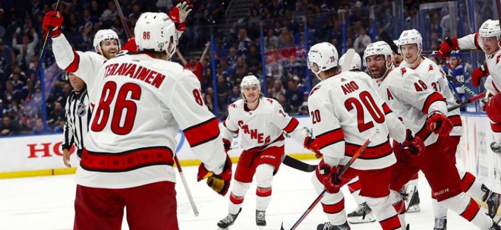 NHL (Play-offs) : Carolina se relance, Boston reprend l'avantage
