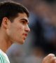 Roland-Garros (H) : Alcaraz donne une leçon à Tsitsipas et rejoint Djokovic en demies