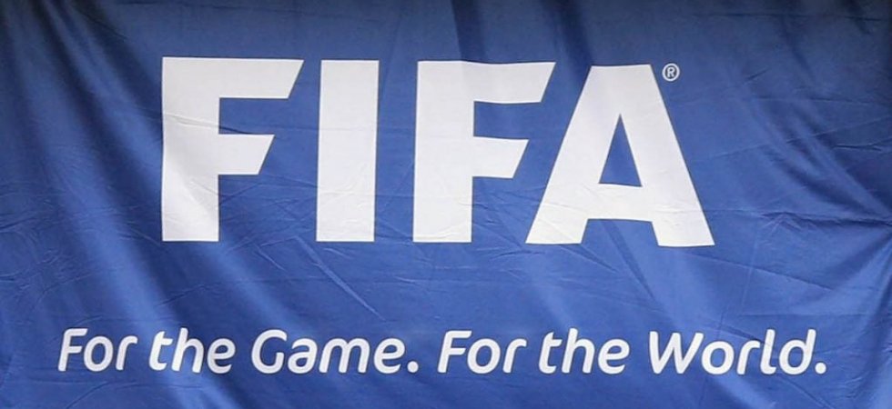 La FIFA réfléchit à des sanctions obligatoires face aux actes racistes 
