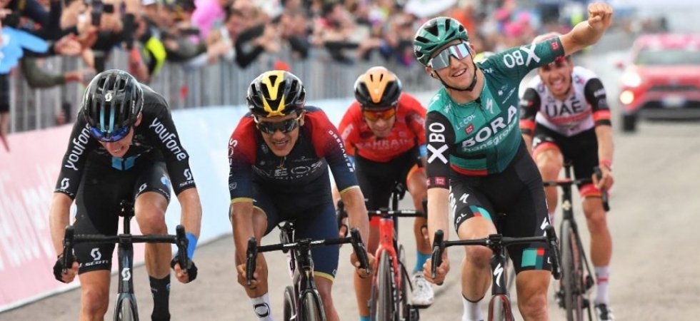 Tour d'Italie 2022 (E9) : Le Blockhaus sourit à Hindley devant Bardet et Carapaz