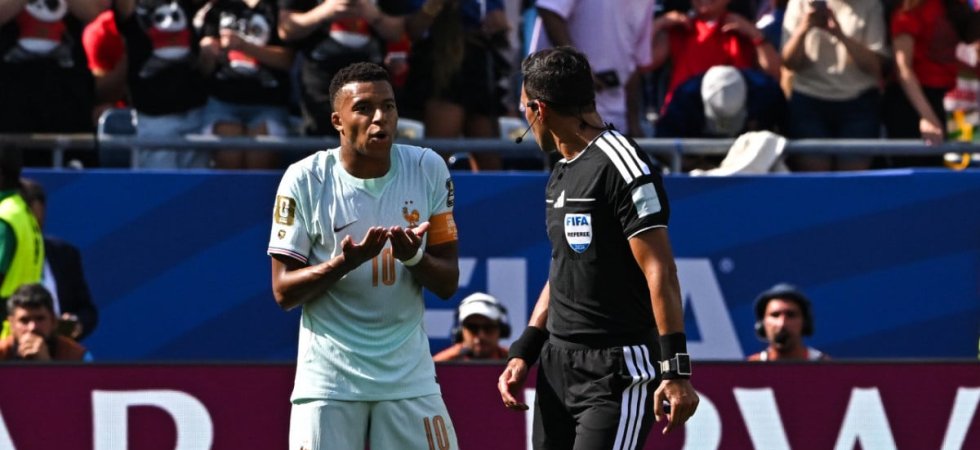France - Maroc : Le penalty raté de Mbappé, qui trouve ensuite la faille