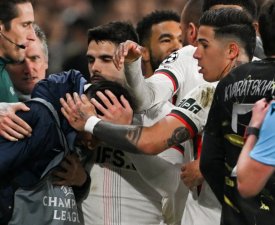 Chelsea : Neto risque une sanction après avoir poussé un ramasseur de balles au Parc des Princes