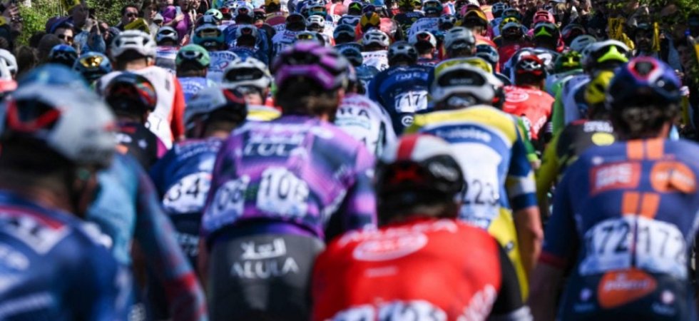 Tour de France : Les chutes causées par les oreillettes ? 