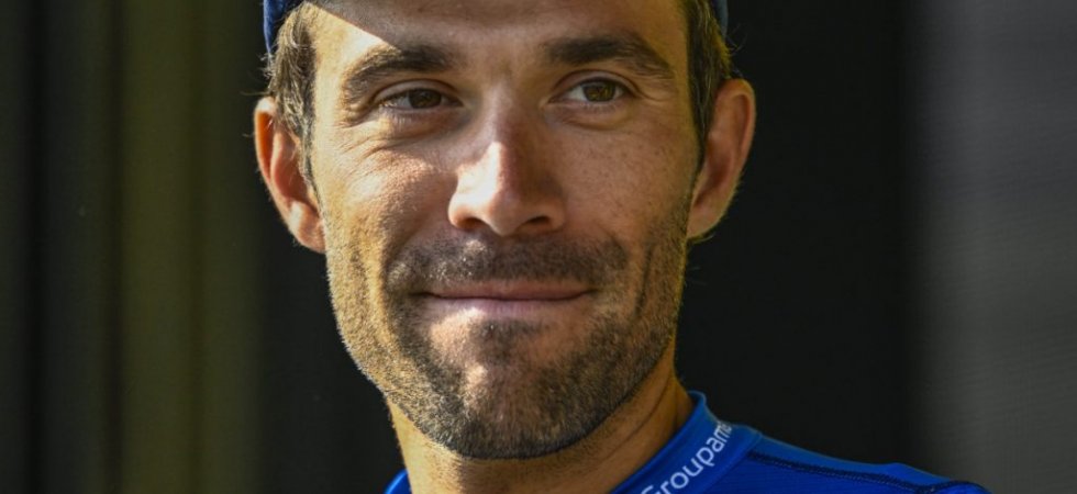 Un maillot du PSG dédicacé pour Thibaut Pinot