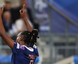 Bleues - Malard : « J'ai vu le ballon en l'air, je me suis dit 'allez, essaie !' »