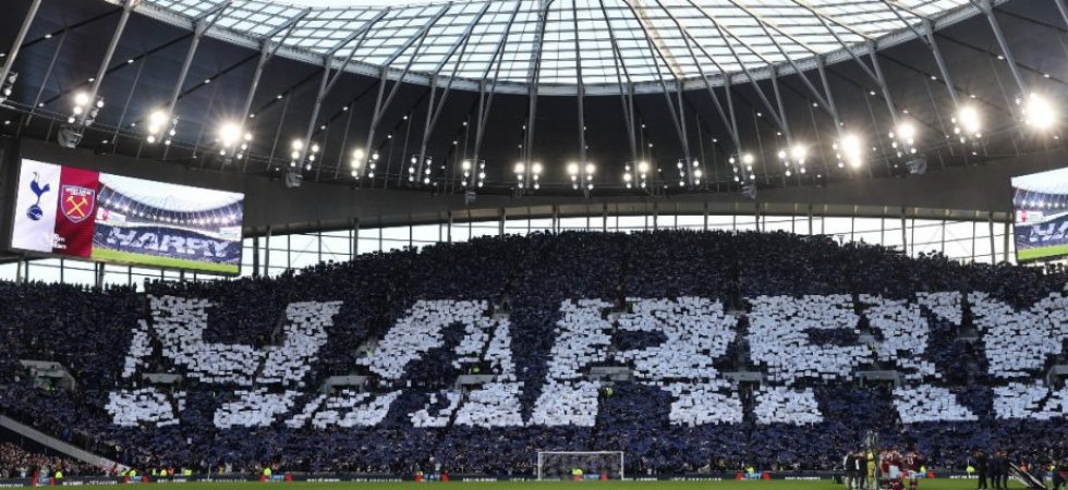 Tottenham : Kane  célébré par les supporters pour son titre de meilleur buteur de l'histoire du club