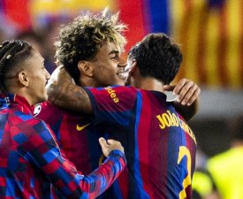FC Barcelone : « La meilleure équipe du monde » selon van Bronckhorst