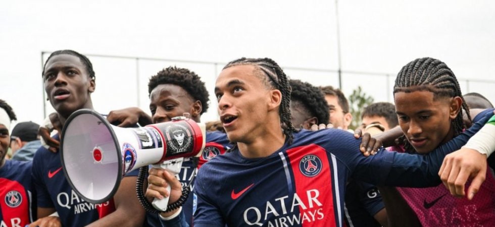 PSG : Ethan Mbappé et les U19 sacrés champions de France 