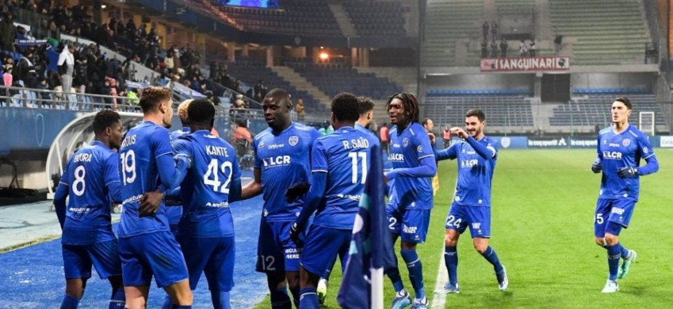 Troyes : Mise à pied de quatre joueurs après les incidents face à Valenciennes 