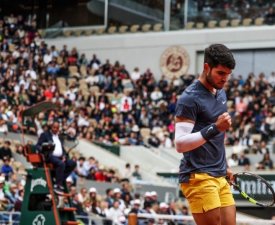 Roland-Garros (H) : Alcaraz retrouve de sa superbe, Tsitsipas s'en tire très bien 