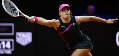 WTA - Stuttgart : Swiatek bousculée par Raducanu mais qualifiée en demi-finales 