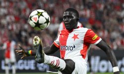 West Ham : Diouf, l'idole du Slavia arrive en Premier League 