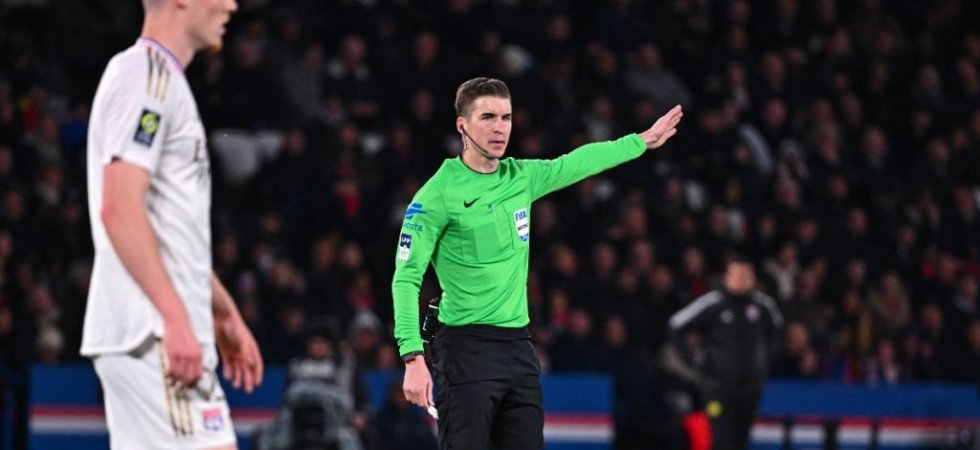 Euro 2024 : Letexier et Turpin sélectionnés parmi les 18 arbitres centraux 