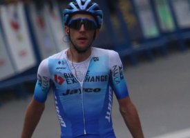 Tour d'Italie 2022 : Distancé au général, Simon Yates envisage d'abandonner