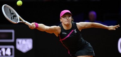 WTA - Stuttgart : Swiatek bousculée par Raducanu mais qualifiée en demi-finales 