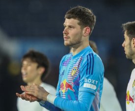 Leeds officialise le départ de Meslier