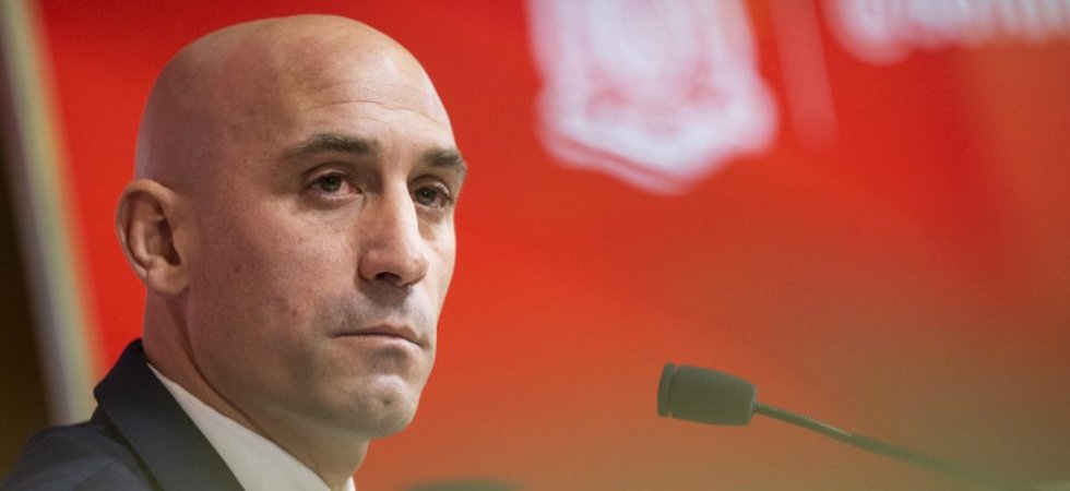 FIFA : Rubiales suspendu 15 ans pour son baiser forcé ?