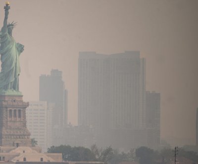 En images. Les Etats-Unis sous un brouillard orange