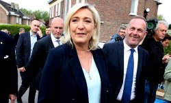 Législatives : Marine Le Pen lance sa campagne et vise Jean-Luc Mélechon
